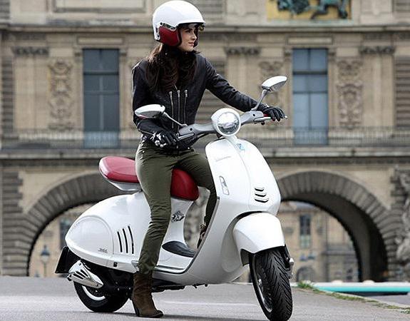 Scooter Vespa - een legendarische scooter, bekend over de hele wereld, de droom van miljoenen