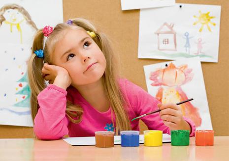 Hoe leer je een kind om kinderen te tekenen in het kleuteronderwijs