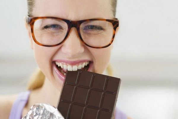 Wat is nuttig voor bittere chocolade? Echte chocolade: samenstelling