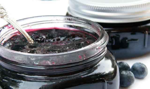 Blueberry jam: nuttige samenstelling en bereidingswijze