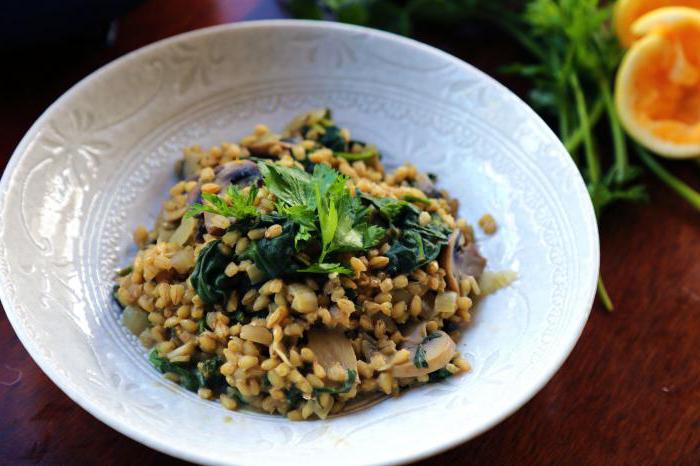 Champignonrisotto van een gerst: wij bereiden een Italiaans gerecht in het Russisch