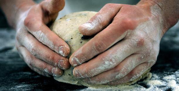 Hoe kook je het mosterdbrood in de oven?