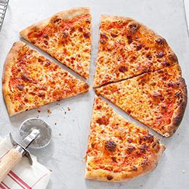 Hoe dun deeg koken voor pizza?