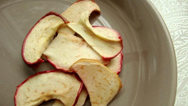 Hoe appels te drogen: verschillende manieren om lekker gedroogd fruit te maken