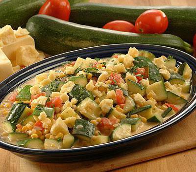 Gestoofde courgette met groenten: de beste recepten en kookfuncties