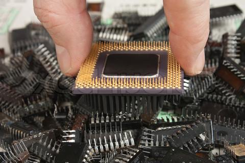 Klopt het dat de processor het apparaat is dat het eerst nodig heeft?