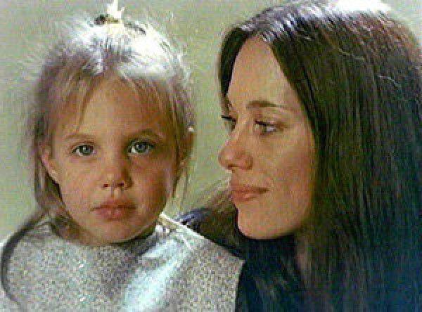 angelina jolie in haar kindertijd