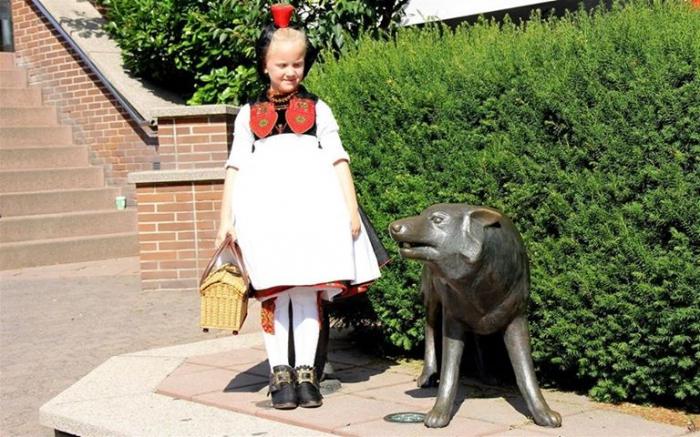 Monument voor de Bremen-muzikanten in Bremen en andere ongewone sculpturen van sprookjeshelden