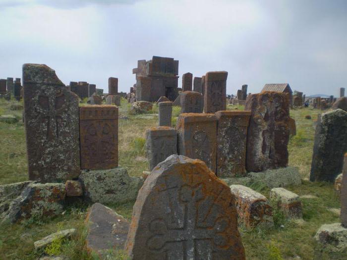 Hrazdan is een rivier in Armenië. De stad aan de rivier de Hrazdan. Bezienswaardigheden van de regio