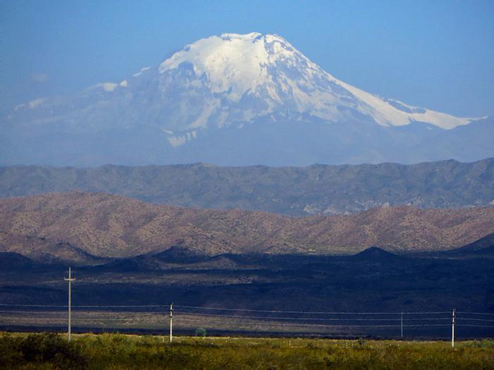 De vulkaan in Chili. Lijst van actieve en uitgestorven vulkanen in Chili