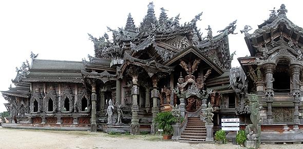 De Tempel van de Waarheid in Pattaya is de belangrijkste attractie van Thailand