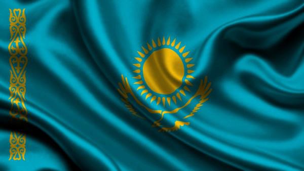 Het wapenschild en de vlag van Kazachstan: beschrijving en symbolen