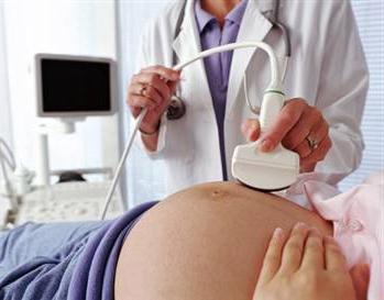 Hoe het gewicht van een kind te berekenen voor weken zwangerschap?